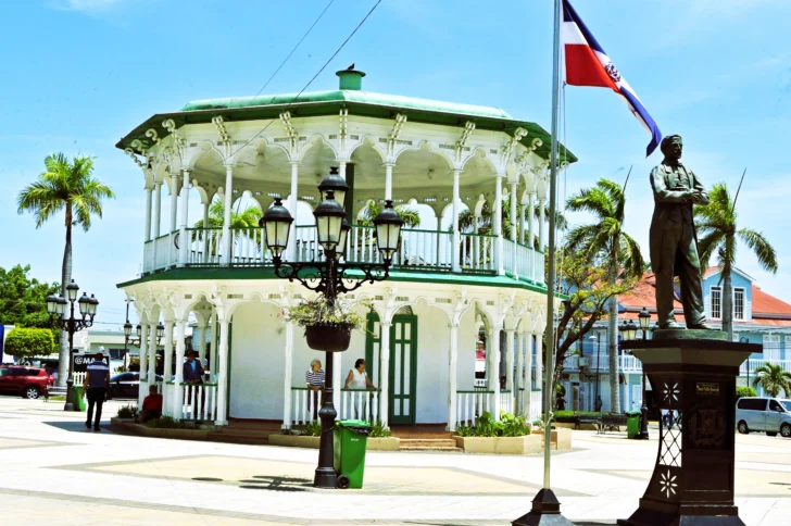 Julio Arzeno y el folklore dominicano Julio Arzeno y el folklore dominicano