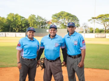 Omairy hace historia como primera mujer árbitro en la  LIDOM
