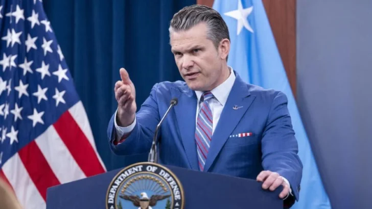 Maduro debería estar preocupado: Hegseth reitera acusaciones y advierte más operaciones contra narcotráfico