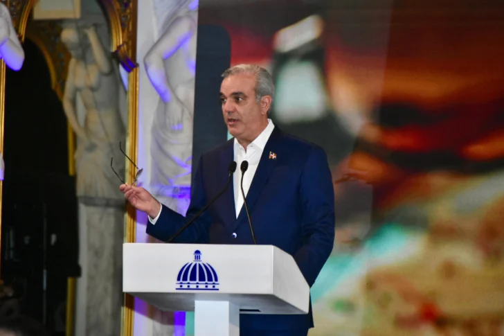 Abinader confirma observará ley de residuos criticada por favorecer monopolio