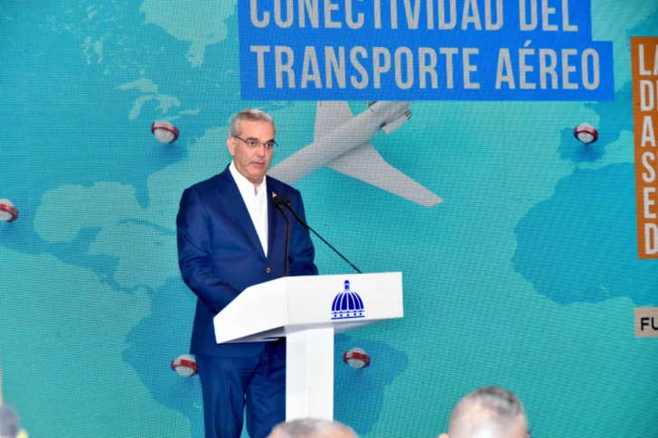 Abinader destaca crecimiento de la aviación civil dominicana