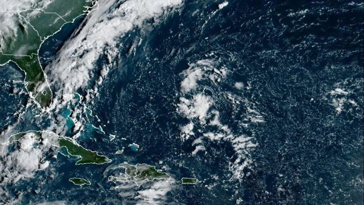 Indomet pronostica aguaceros y tronadas por onda tropical y vaguada; persistirá el calor