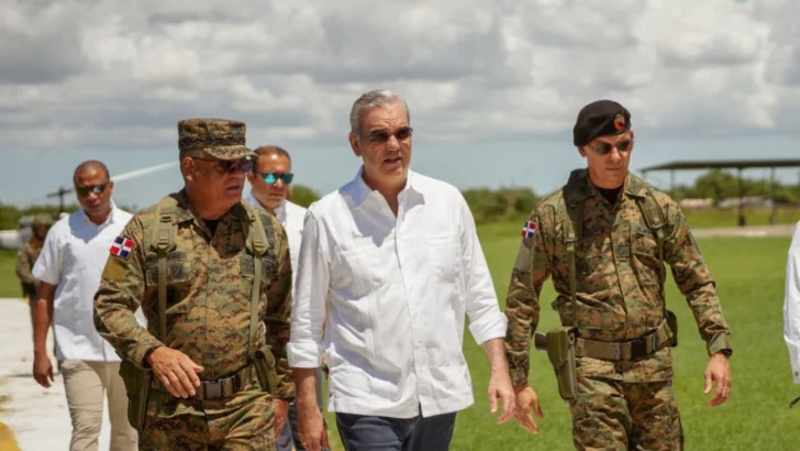 Abinader supervisa avances de segunda etapa de verja perimetral Abinader supervisa avances de segunda etapa de verja perimetral