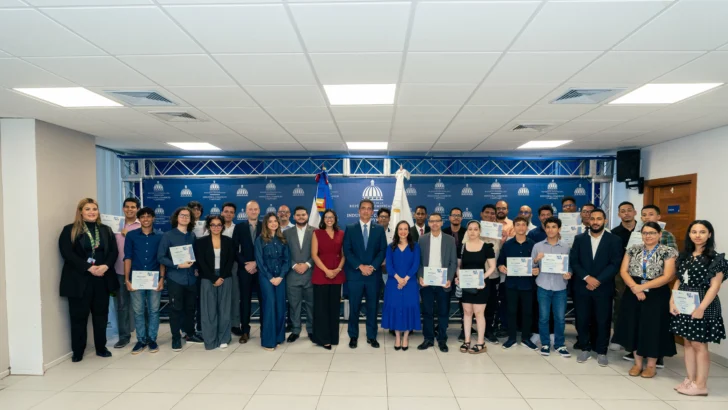Banco Popular y MICM clausuran taller para desarrolladores de videojuegos