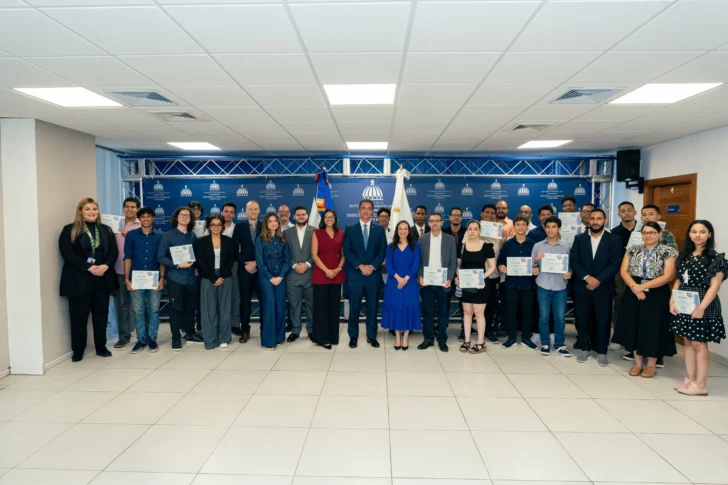Banco Popular y MICM clausuran taller para desarrolladores de videojuegos