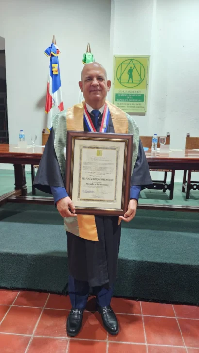 José Enrique Delmonte ingresa en la Academia de Ciencias José Enrique Delmonte ingresa en la Academia de Ciencias