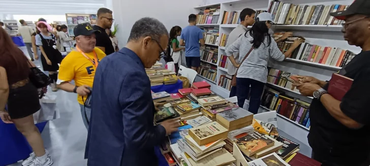 Arranca la Feria del Libro y celebra a Taína Almodóvar por diez años de ilustración infantil
