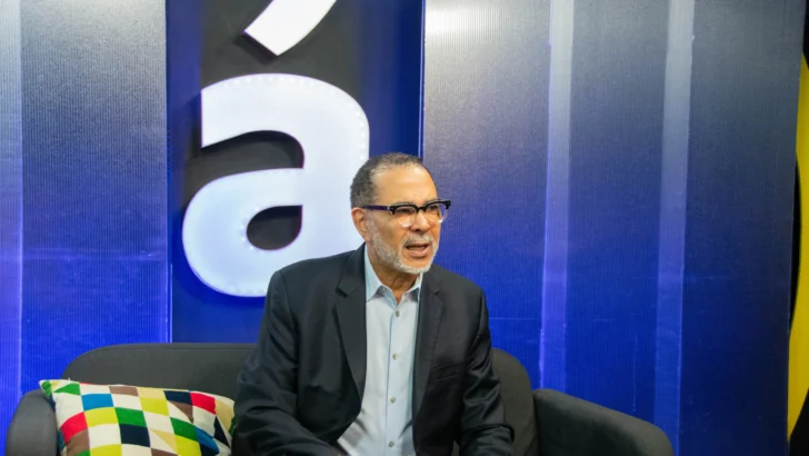 UASD celebra conversatorio con el escritor Luis R. Santos