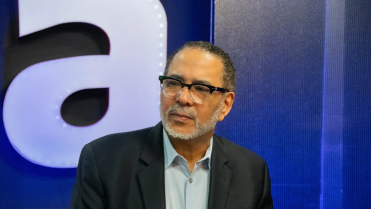 Luis R. Santos afirma que Raquel Peña cuenta con mayor apoyo para asegurar la victoria del PRM en 2028