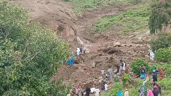 Deslizamiento de tierra mata a más de 1.000 personas