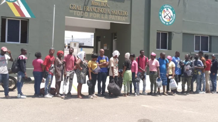 Militares del Ejército detienen a 56 haitianos indocumentados en Montecristi y Dajabón