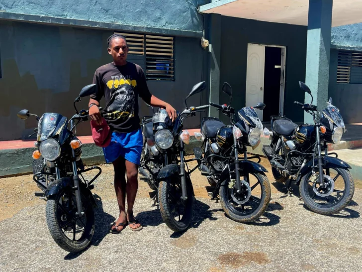 Ejército recupera cuatro motos en la frontera y somete a un sospechoso por tráfico humano