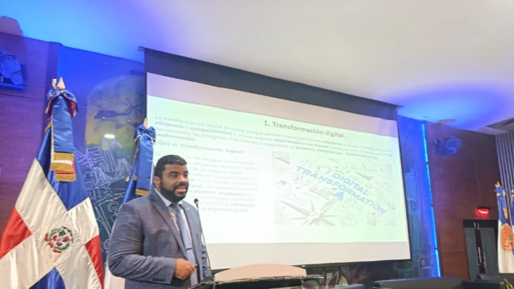 Facultad de Economía y Ciencias Sociales de la UASD auspicia conferencia sobre la transformación digital