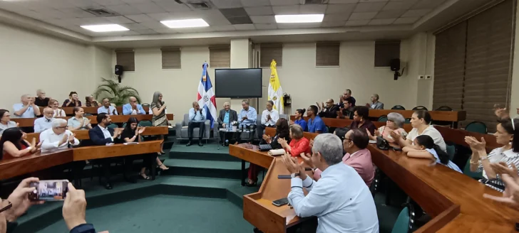 El Bolero en Iberoamérica, el título más reciente de Felucho El Bolero en Iberoamérica, el título más reciente de Felucho