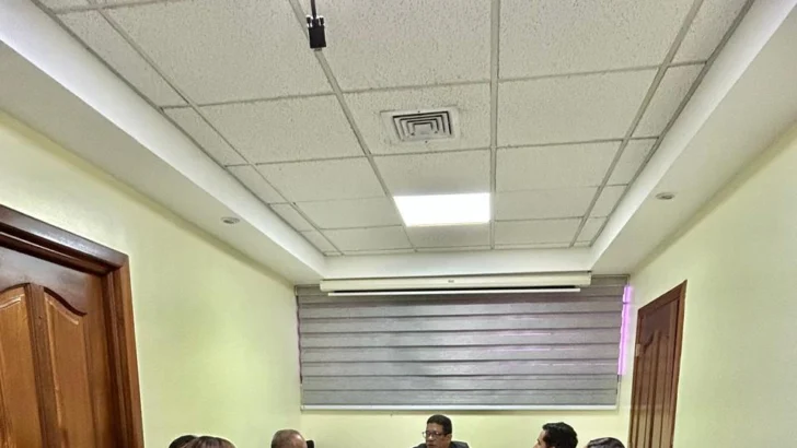 Dirección General de Contrataciones Públicas y Unidad Antifraude hacen visita de verificación al ayuntamiento de Baní