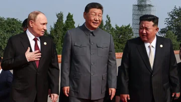 Foto de Xi, Putin y Kim en Tiananmen: desafío directo al orden mundial