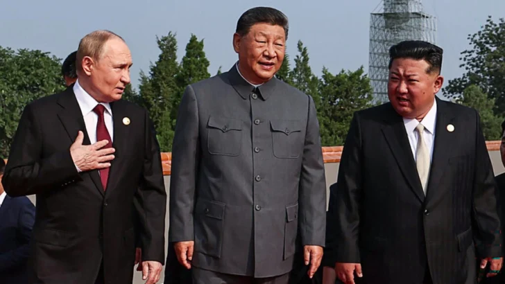 Foto de Xi, Putin y Kim en Tiananmen: desafío directo al orden mundial