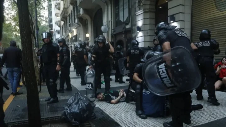 Alertan en Londres uso de violencia sexual contra manifestantes