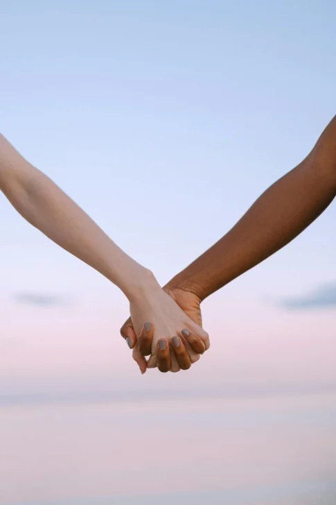 Racismo, colorismo y el odio frente al espejo Racismo, colorismo y el odio frente al espejo