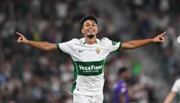 Dominicano Rafa Núñez vestirá la camiseta del Eldense