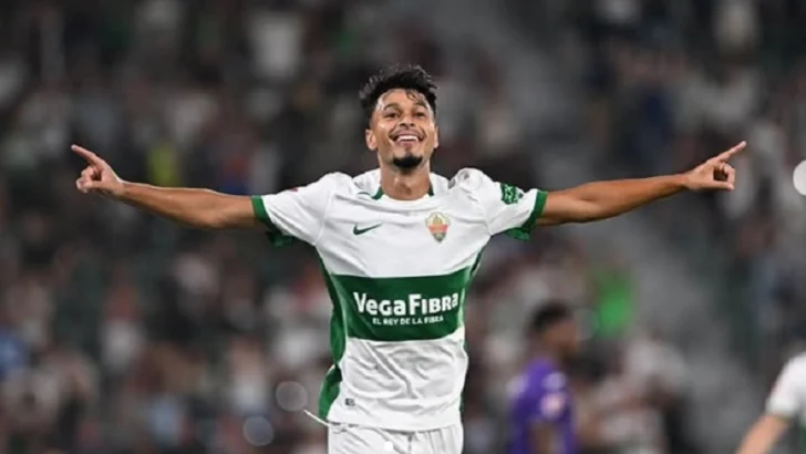 Dominicano Rafa Núñez vestirá la camiseta del Eldense