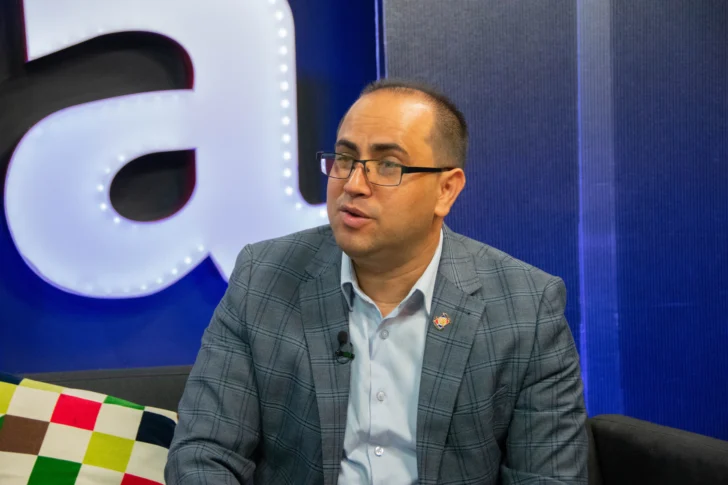 Rodríguez Pérez resalta importancia de las editoras para impulsar carrera de escritores y elevar calidad del libro