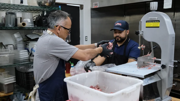Redadas migratorias espantan a trabajadores y clientes de restaurantes en Texas
