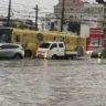 Reportan múltiples inundaciones en Santo Domingo tras lluvias hoy viernes