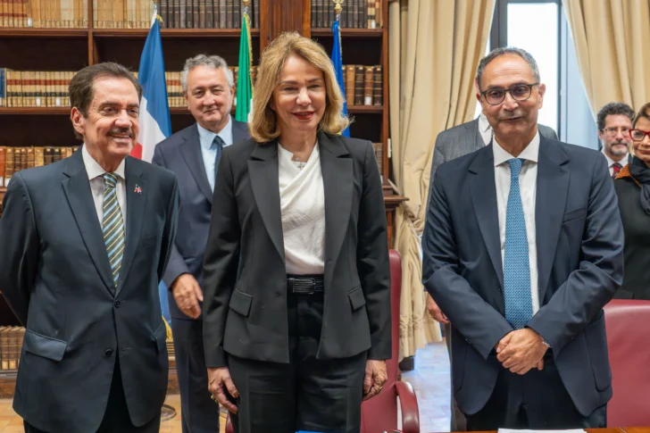  Tras 15 años de negociaciones, el Ministerio de Cultura hará posible la llegada al país, para ser exhibido en el Museo del Hombre Dominicano del único cemí taíno de algodón