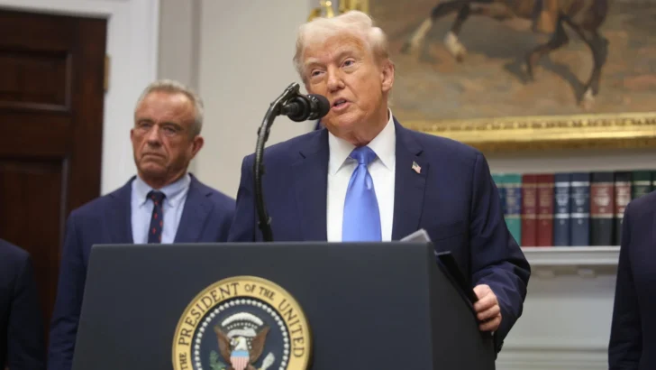 Trump limita uso de Tylenol y lo vincula como causante de autismo pese a críticas médicas Trump limita uso de Tylenol y lo vincula como causante de autismo pese a críticas médicas