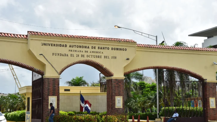 UASD amplía su oferta con dos nuevos doctorados en alianza con universidad española