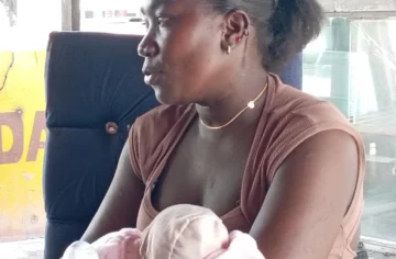 Varios grupos cívicos rechazan la negativa a vacunar a hijos e hijas de haitianas sin papeles Varios grupos cívicos rechazan la negativa a vacunar a hijos e hijas de haitianas sin papeles