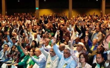 Leonel Fernández juramenta a miembros de la dirección central de Fuerza del Pueblo
