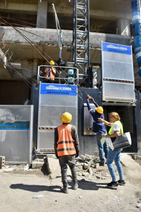 El Ministerio de Trabajo paraliza 15 obras de construcción en la capital por violación a normas de seguridad y salud de los trabajadores El Ministerio de Trabajo paraliza 15 obras de construcción en la capital por violación a normas de seguridad y salud de los trabajadores