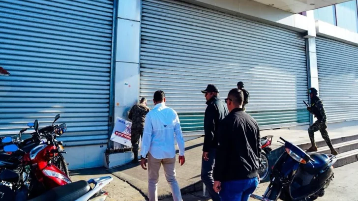 Ministerio de Vivienda paraliza operaciones de varias naves y plazas comerciales en Santo Domingo