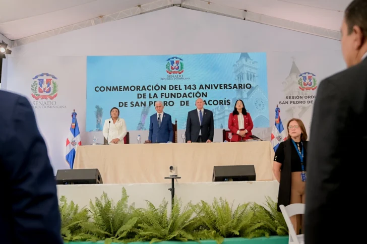 Senado sesiona en San Pedro de Macorís en el 143 aniversario de la ciudad