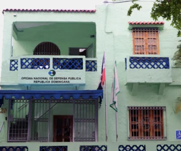 Pocos abogados, casos acumulados y límite de presupuesto, las carencias del servicio legal gratuito dominicano