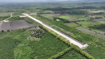 Inician asfaltado de pista del nuevo aeropuerto doméstico de San Juan