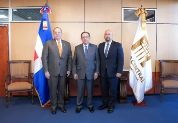 Valdez Albizu y Magín Diaz reciben a representantes del Gafilat