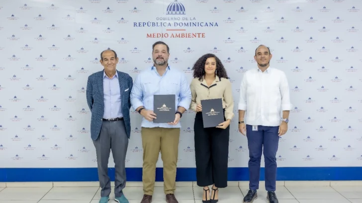 Firman acuerdos para fortalecer la conservación marina y costera en el país