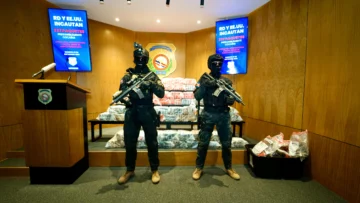 RD y EE.UU. incautan 377 paquetes de cocaína de una lancha al sur de Pedernales