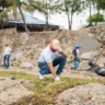 Edesur desarrolla jornada de limpieza de la playita de Nigua, San Cristóbal