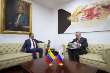  Yván Gil, se reunió con el embajador de Rusia en el país suramericano, Sergey Mélik.