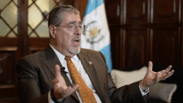 'Interpretan como debilidad mi compromiso con la democracia': entrevista a Bernardo Arévalo, presidente de Guatemala