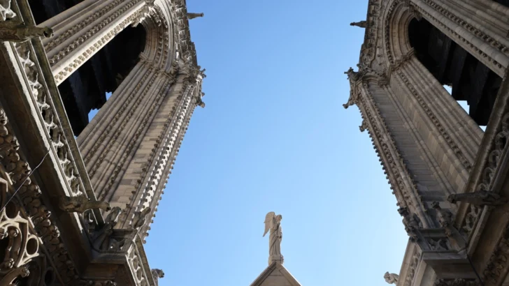 Los turistas volverán a coronar la catedral de Notre Dame seis años después del incendio