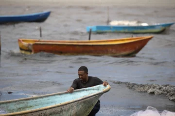 Dominicanos continúan viajes ilegales a Puerto Rico aunque se encuentran afectados por Trump Dominicanos continúan viajes ilegales a Puerto Rico aunque se encuentran afectados por Trump