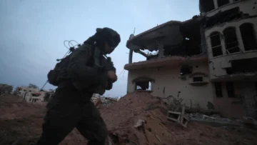 Periodista palestino denuncia por crímenes de guerra a un soldado israelí de vacaciones en Madrid Periodista palestino denuncia por crímenes de guerra a un soldado israelí de vacaciones en Madrid
