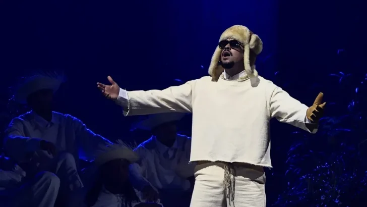 Bad Bunny culmina su residencia en Puerto Rico instando a combatir el odio con amor