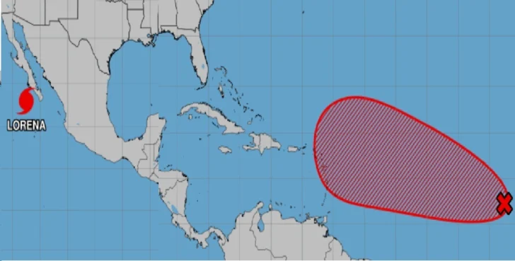 Onda/depresión tropical mira hacia el Caribe y Huracán Lorena se acerca a México