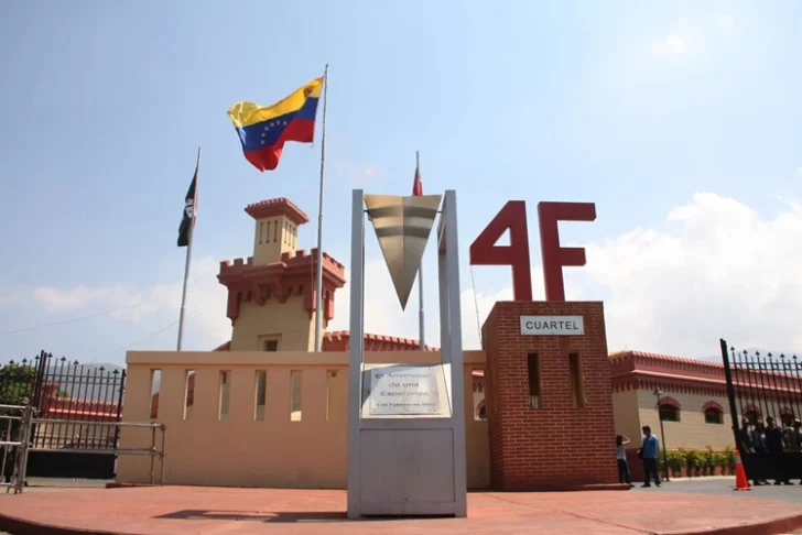 'Los recibiremos con plomo': milicia en Venezuela se adiestra ante 'amenaza' de EEUU